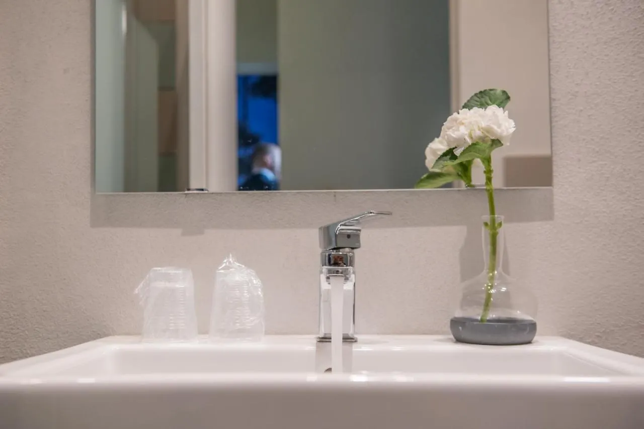 Bed & Breakfast Medusa Chiaia 164 Naples